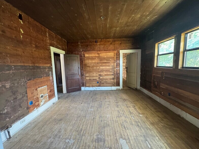 More Photos Of 4219 S Presa St, San Antonio General Retail For Sale