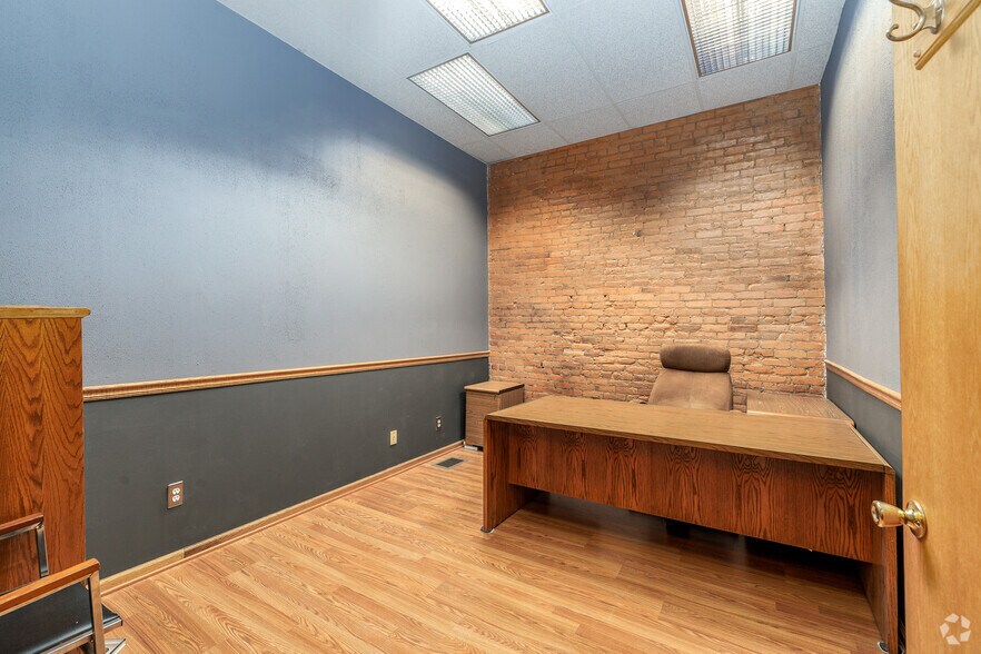 More Photos Of 136 Court St, Binghamton Apartments For Sale