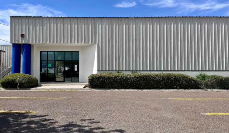 More Photos Of 310 Union Pacific Blvd, Laredo Warehouse For Lease