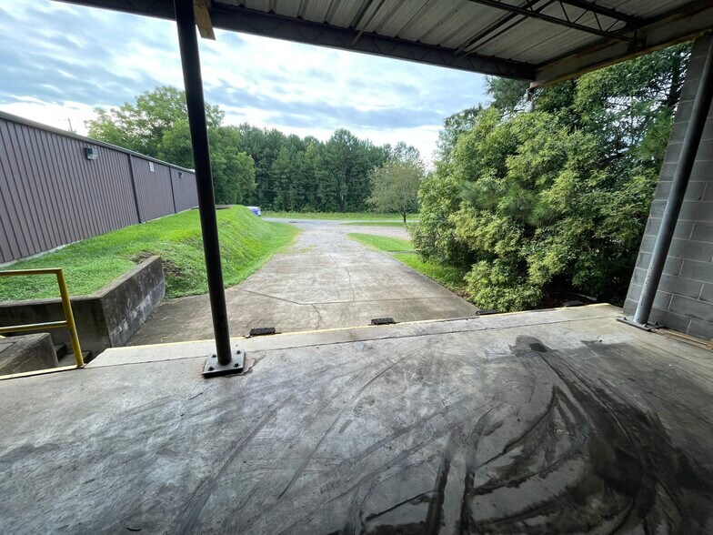 More Photos Of 192 Manor Ave SW, Concord Manufacturing For Lease