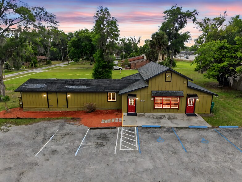 More Photos Of 1030 Camphor Ln, Deland General Retail For Sale