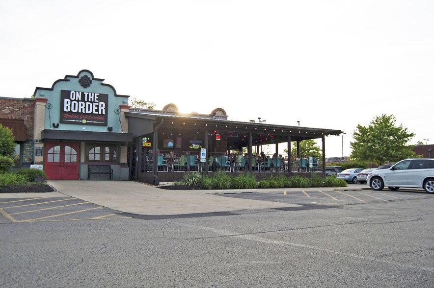 More Photos Of 535 Lakeview Pky, Vernon Hills General Retail For Sale