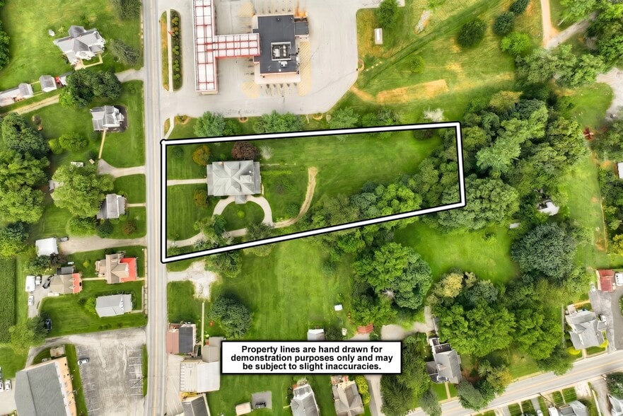 More Photos Of 41 W Main St, Fawn Grove Flex For Sale