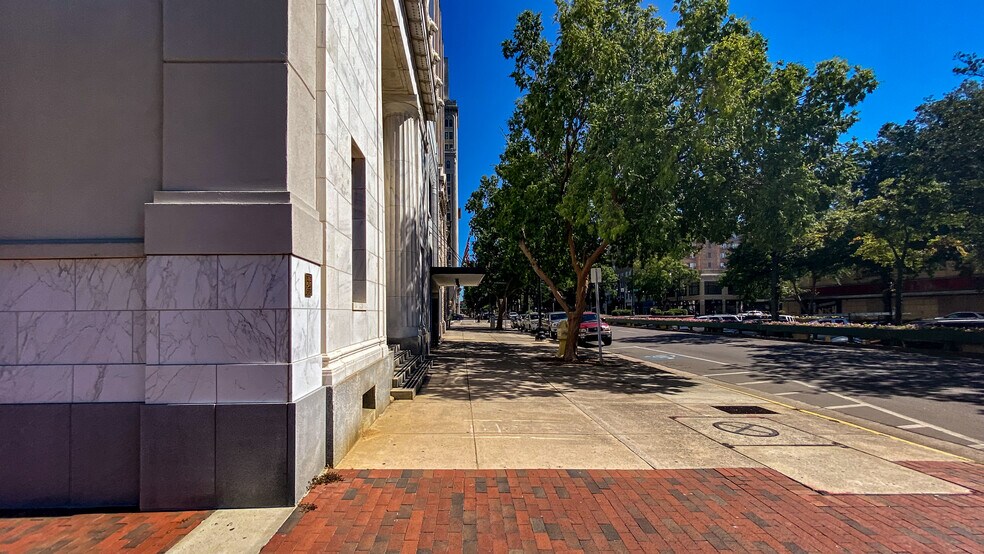 More Photos Of 823 Broad St, Augusta Office For Lease