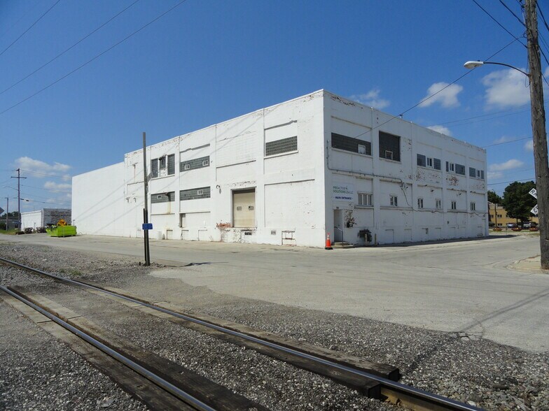 Primary Photo Of 301 Bridge St, Green Bay Manufacturing For Sale