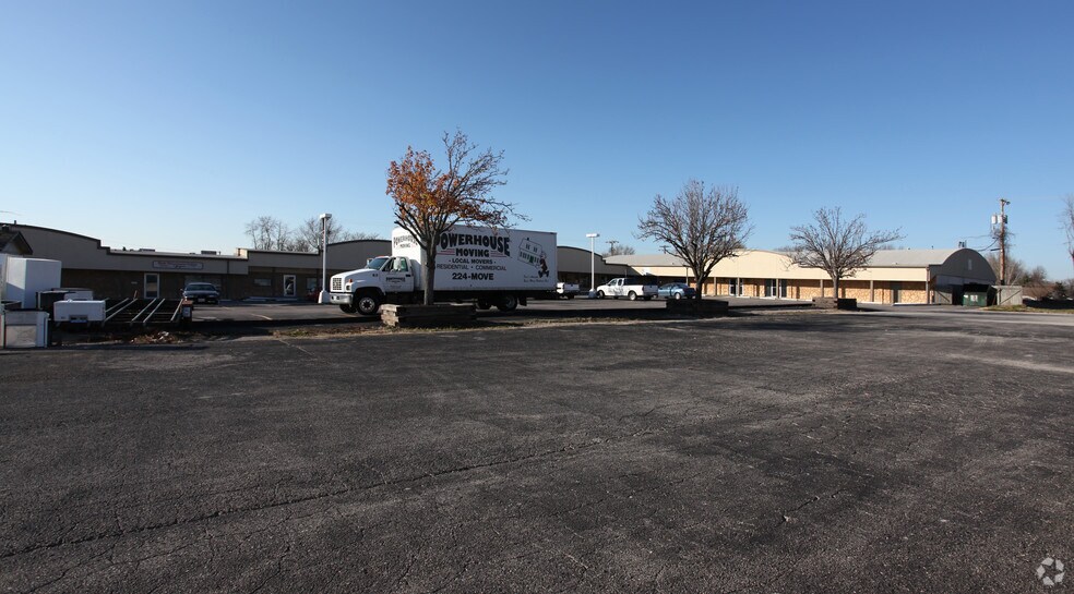 More Photos Of 1305-1331 W 40 Hwy, Blue Springs Unknown For Lease