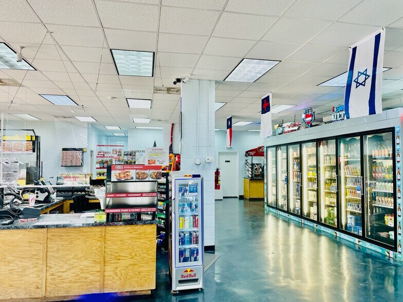 More Photos Of 8799 State Highway 35 N, Van Vleck Convenience Store For Sale