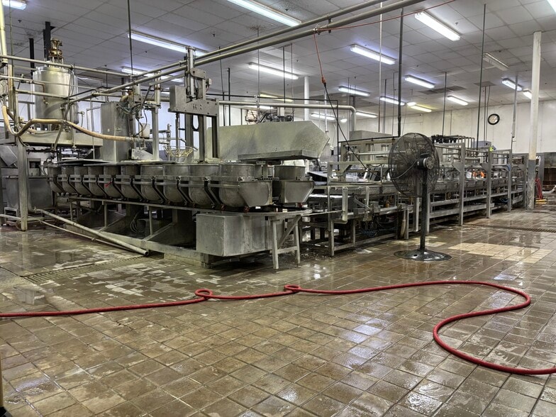 More Photos Of 30 Rockland Park Ave, Tappan Warehouse For Lease