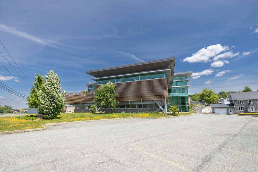 More Photos Of 650 Boul Renault, Beauceville Office For Sale