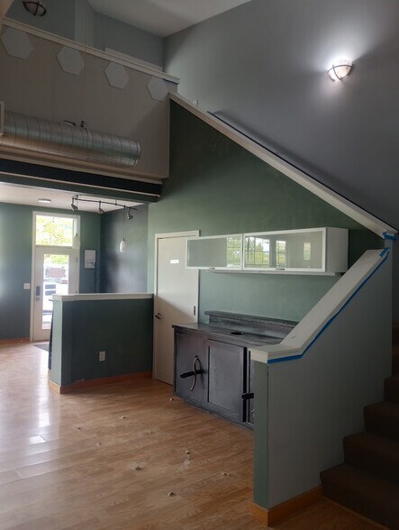 More Photos Of 115-127 Kellogg Rd, Bellingham Unknown For Lease