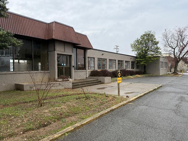 More Photos Of 6606 Electronic Dr, Springfield Warehouse For Lease