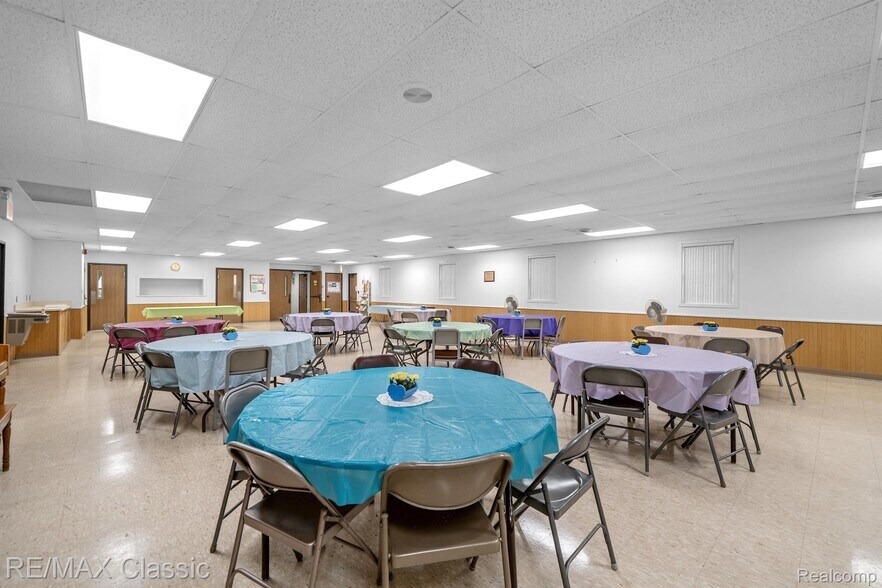 More Photos Of 26701 Joy Rd, Dearborn Heights Religious Facility For Sale