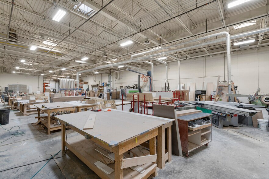 More Photos Of 10 Mile Hill Rd, Newtown Warehouse For Lease