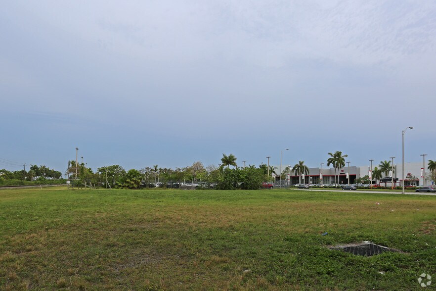 More Photos Of 9700 NW 12th St, Miami Land For Sale
