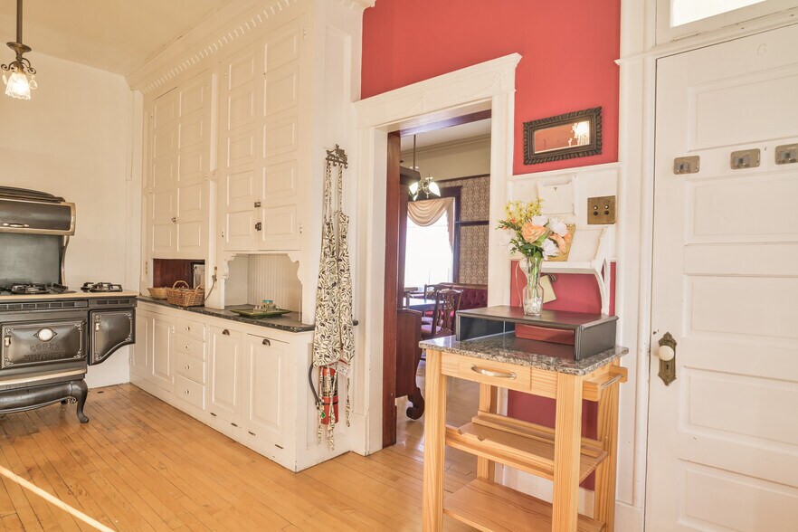More Photos Of 310 E 2nd St, Trinidad Hospitality For Sale