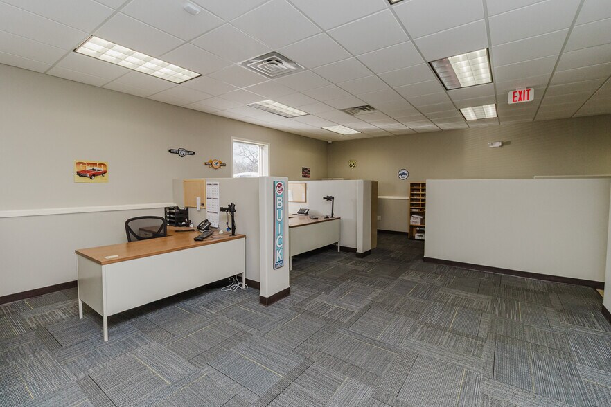 More Photos Of 3101 S Broadway St, Wichita Freestanding For Sale