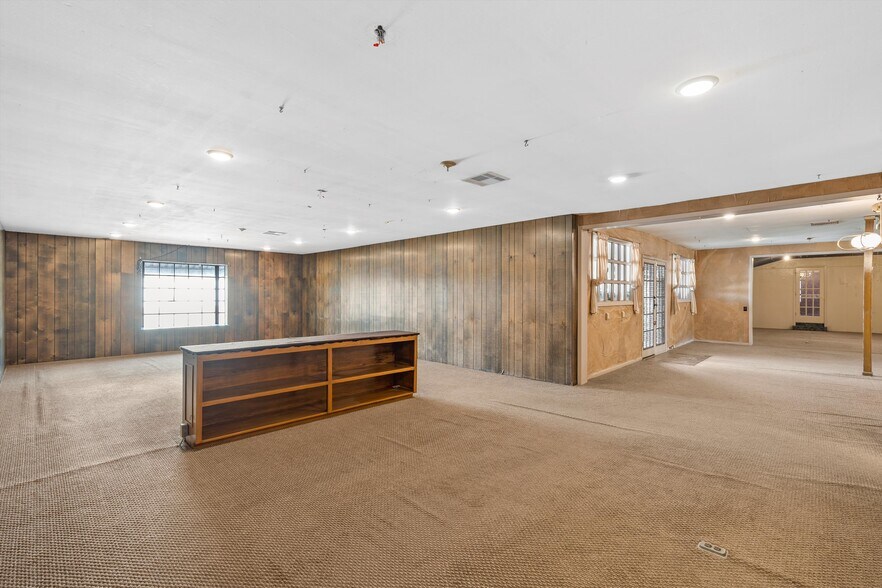 More Photos Of 103-105 E Center Street, Lorena Storefront For Sale
