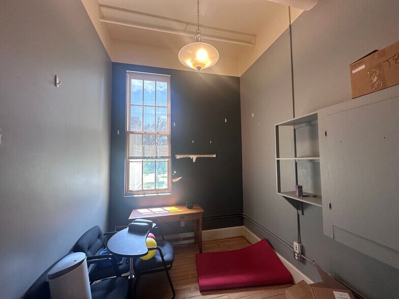More Photos Of 830 Cottageview Dr, Traverse City Loft Creative Space For Sale