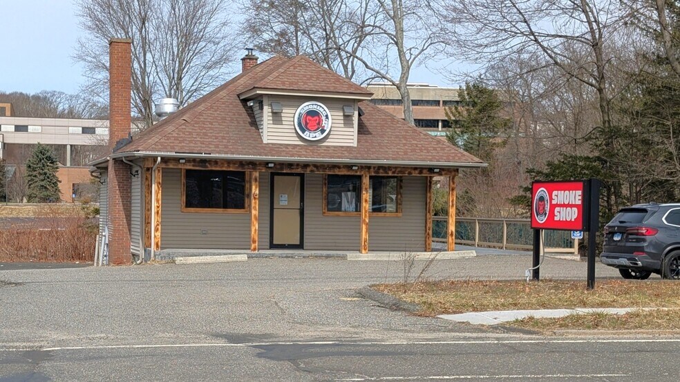 Primary Photo Of 702 Chase Pky, Waterbury Restaurant For Lease