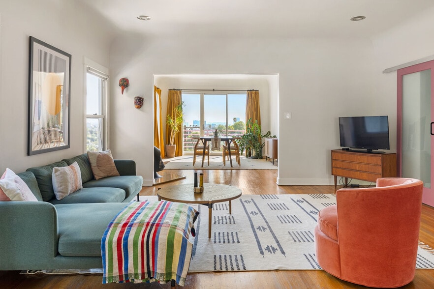 More Photos Of 1642 Elevado St, Los Angeles Multifamily For Sale