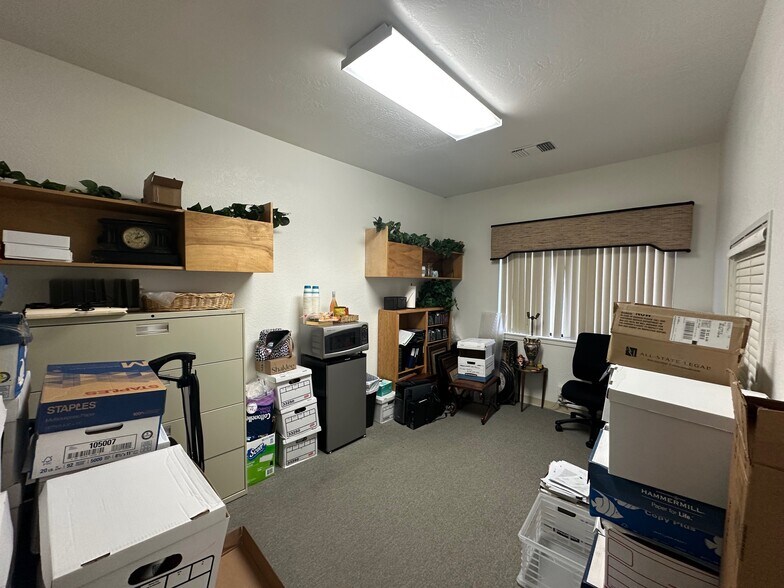 More Photos Of 18231 US Hwy 18, Apple Valley Office For Lease