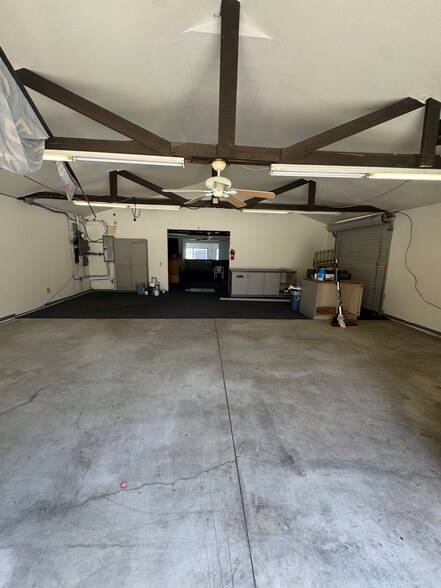 More Photos Of 910 W 6th St, Corona Storefront For Lease