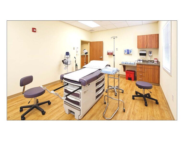 More Photos Of 1509 Hopmeadow St, Simsbury Medical For Lease