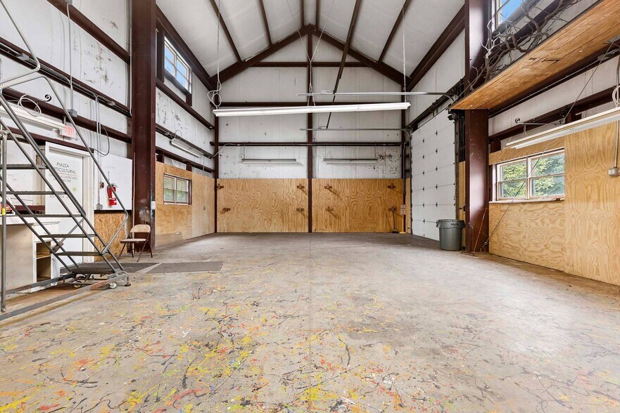 More Photos Of 468 County Rd 39, Southampton Warehouse For Lease