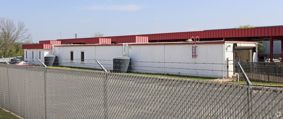 More Photos Of 8234 Ferguson Cut Off, Austin Distribution For Lease