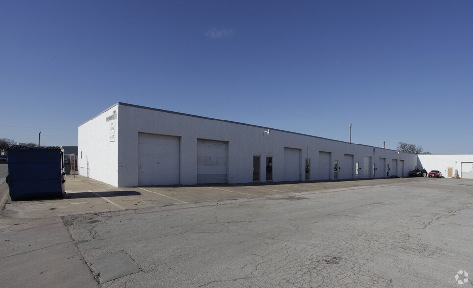 Primary Photo Of 3619 Graves Blvd, Arlington Flex For Lease