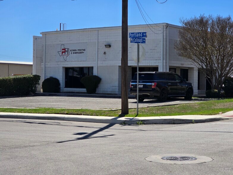 More Photos Of 10000 McCullough Ave, San Antonio Distribution For Sale