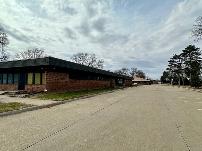 More Photos Of 230 E 22nd St, Fremont Medical For Lease