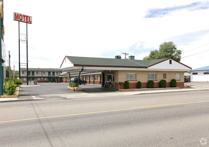 Primary Photo Of 414 W 29th St, Pueblo Hotel For Sale