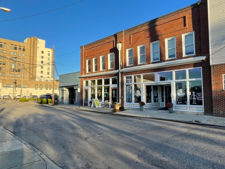 Primary Photo Of 610 E Fearing St, Elizabeth City General Retail For Lease
