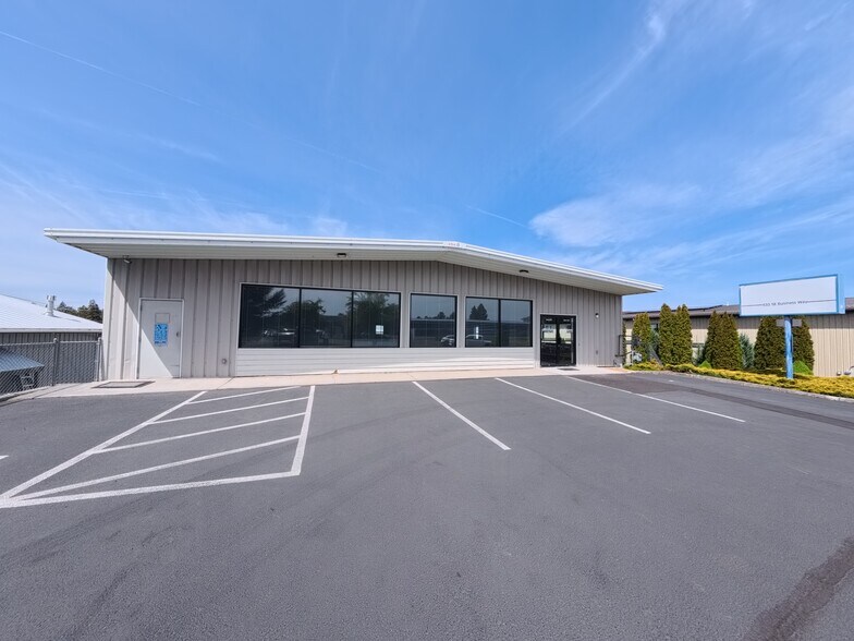 More Photos Of 635 SE Business Way, Bend Showroom For Sale