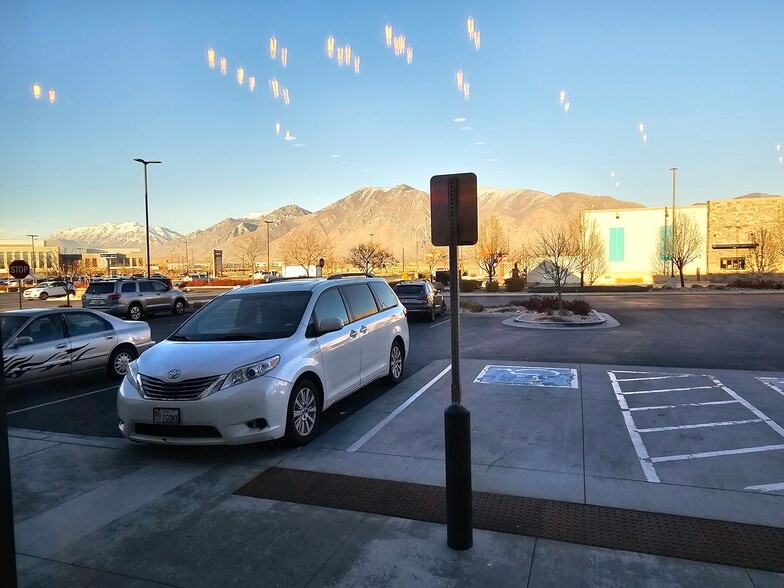 More Photos Of 1289 N Canyon Creek Pky, Spanish Fork Storefront Retail Office For Lease