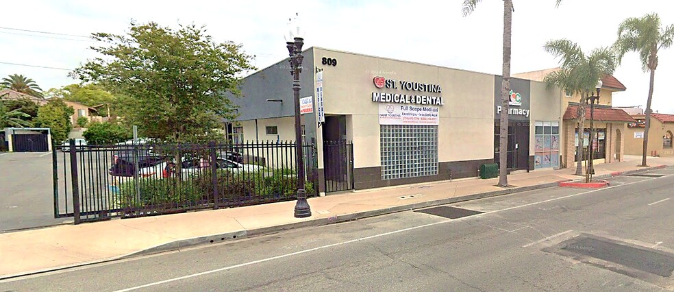 More Photos Of 809 S Main St, Santa Ana Freestanding For Lease