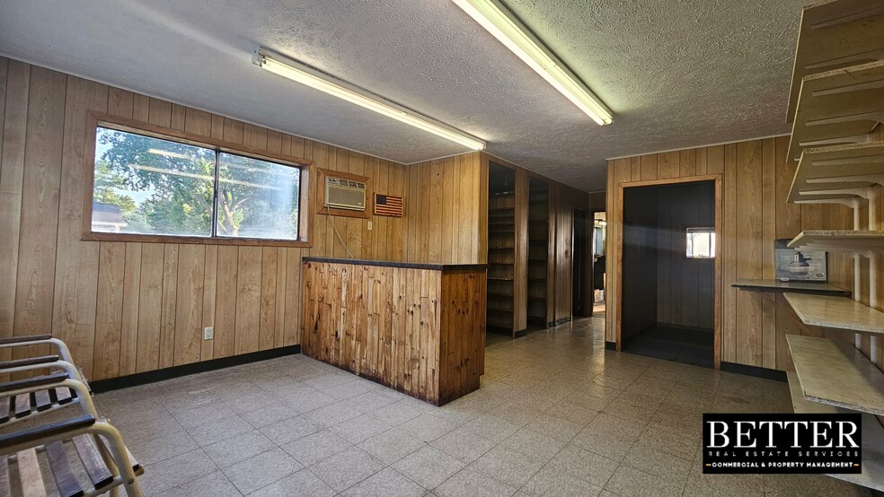 More Photos Of 408 Strickler St, Waco Flex For Sale