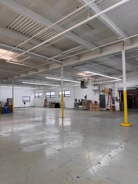 More Photos Of 746 Gotham Pky, Carlstadt Warehouse For Lease
