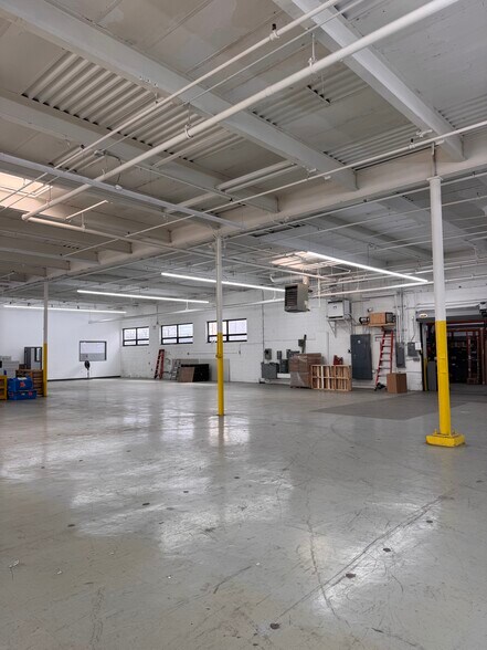 More Photos Of 746 Gotham Pky, Carlstadt Warehouse For Lease