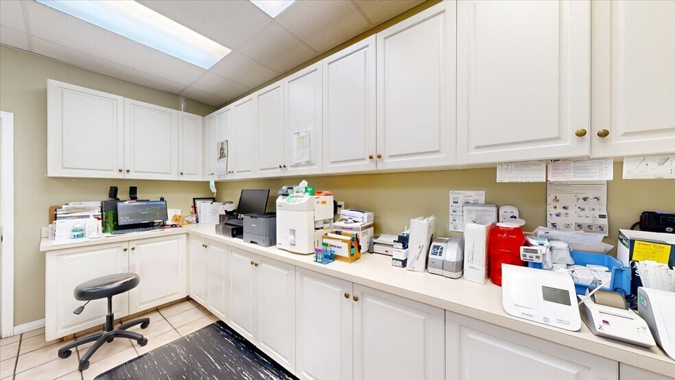 More Photos Of 113 Bo Bo Dr, Crystal Springs Freestanding For Lease