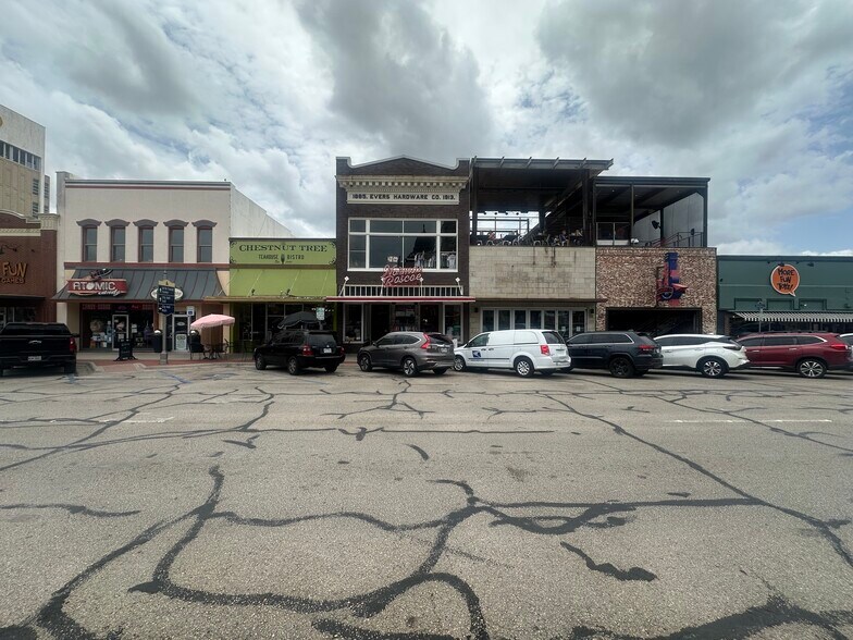 More Photos Of 109 W Hickory St, Denton Storefront For Sale