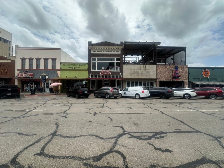 More Photos Of 109 W Hickory St, Denton Storefront For Sale