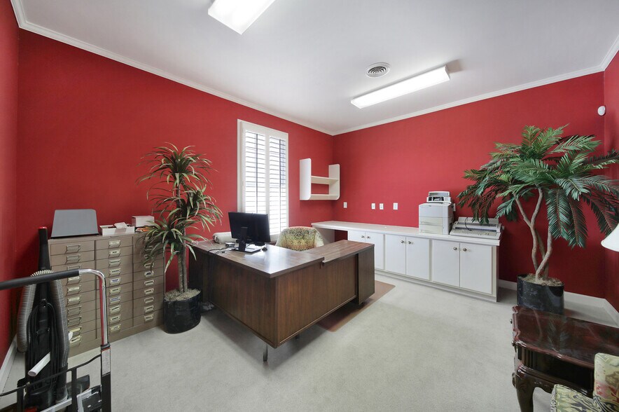 More Photos Of 312 N Main St, Lancaster Office For Lease