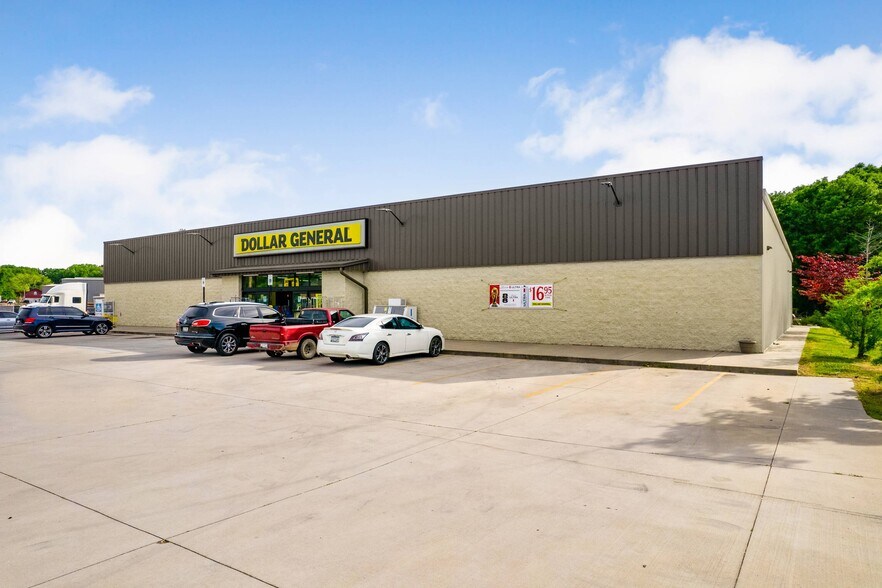 More Photos Of 1215 N Main St, Fountain Inn Freestanding For Sale