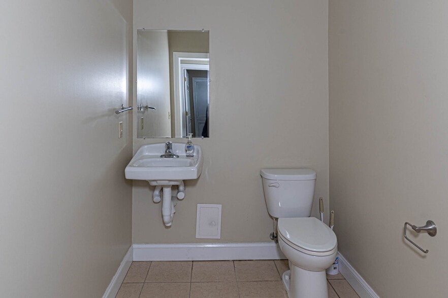 More Photos Of 5050 Warm Springs Rd, Columbus Office For Sale