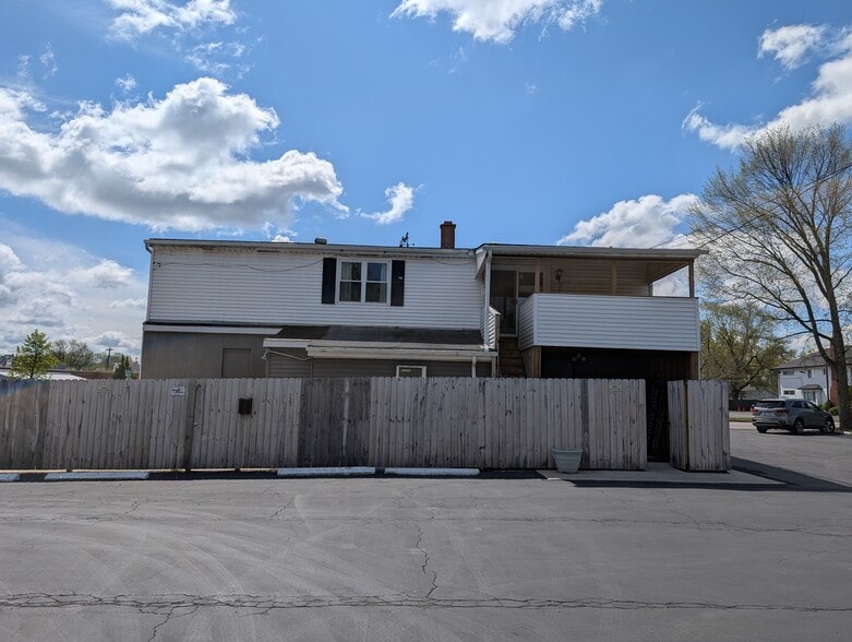 More Photos Of 1952 Kensington Ave, Buffalo Restaurant For Lease