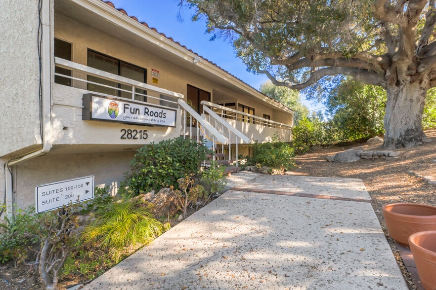 More Photos Of 28215 Agoura Rd, Agoura Hills Office For Lease