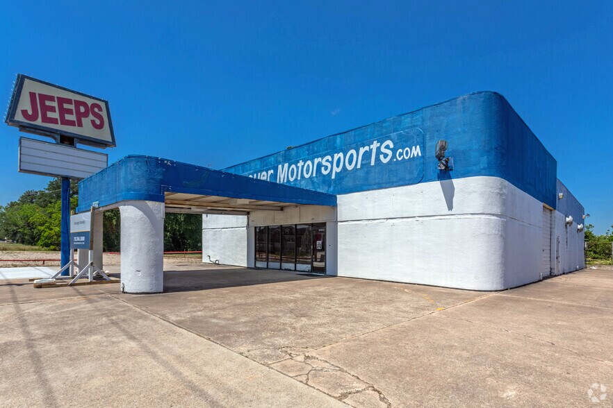 Primary Photo Of 9590 Cypress Creek Pkwy, Houston Auto Repair For Lease