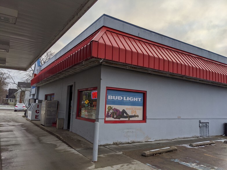 More Photos Of 106 S Main St, Tekonsha Convenience Store For Sale